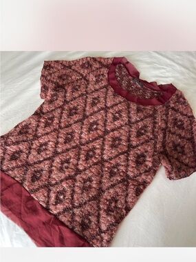lola Burgundy-Pink Textured Short Sleeve Tee with Trim